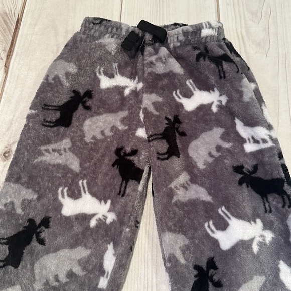 8/$25 Wonder Nation Soft Fleece Reindeer Pajama Pants Size Small 6-7 - Picture 3 of 6